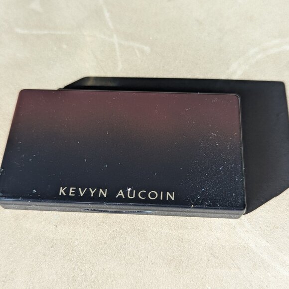 Kevyn Aucoin Beauty | The Neo-Highlighter 3-in-1 powder highlighter palette - Picture 7 of 16